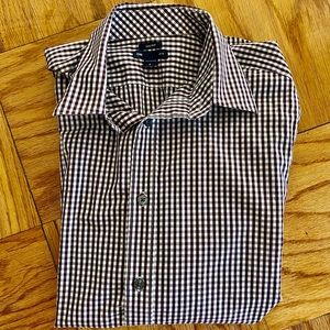 GAP Burgundy gingham button-down